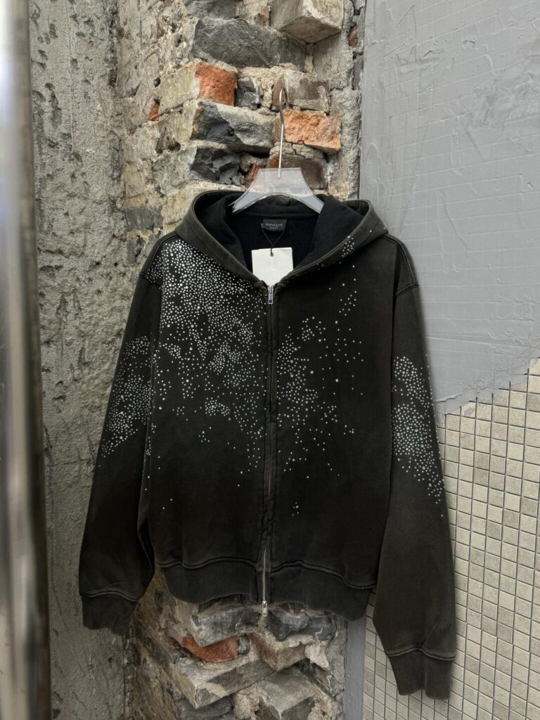 zipper hoodie